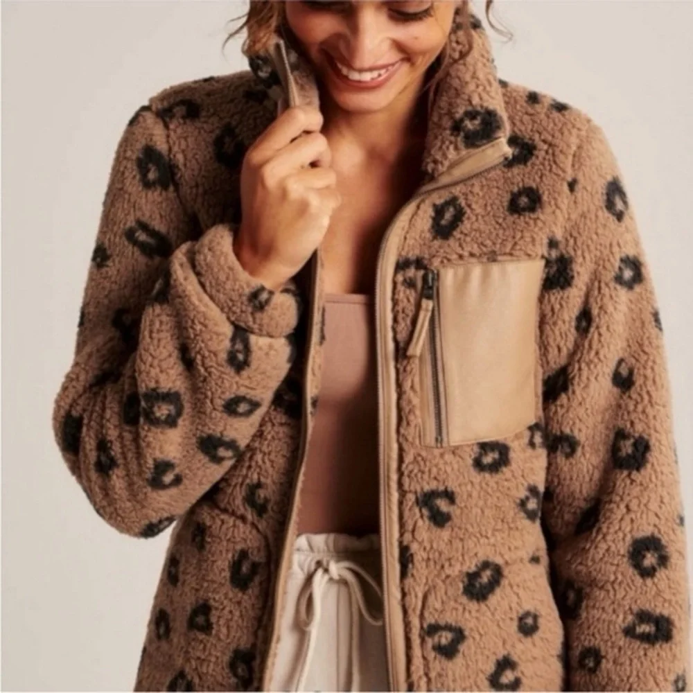 Abercrombie & Fitch Leopard Print Sherpa Jacket - Picture 1 of 4
